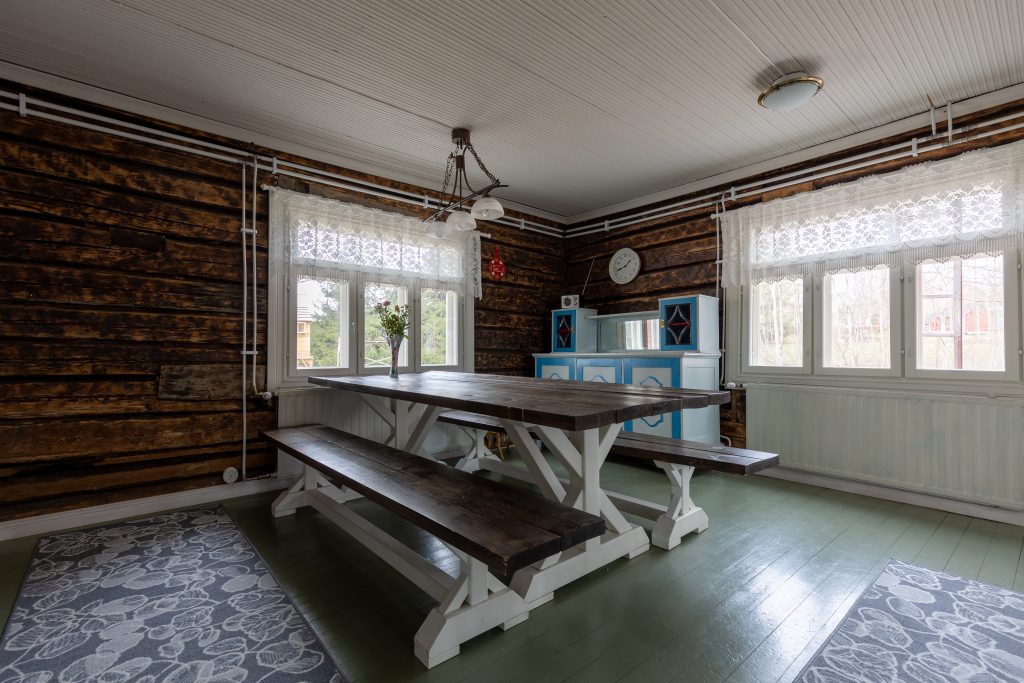 R6__1435-HDR